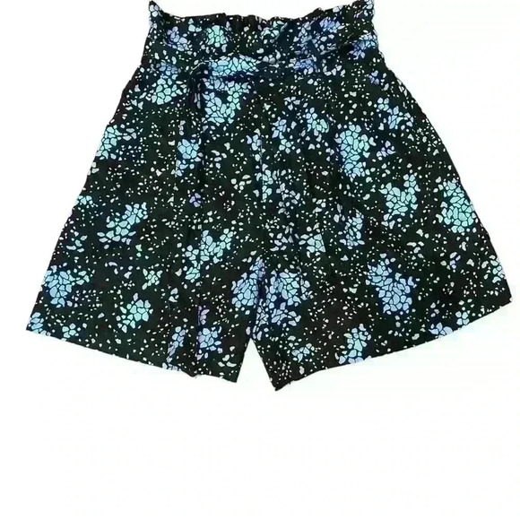 Who What Wear NWOT Navy Floral Paper bag High waisted Shorts Size 8 - Picture 3 of 8